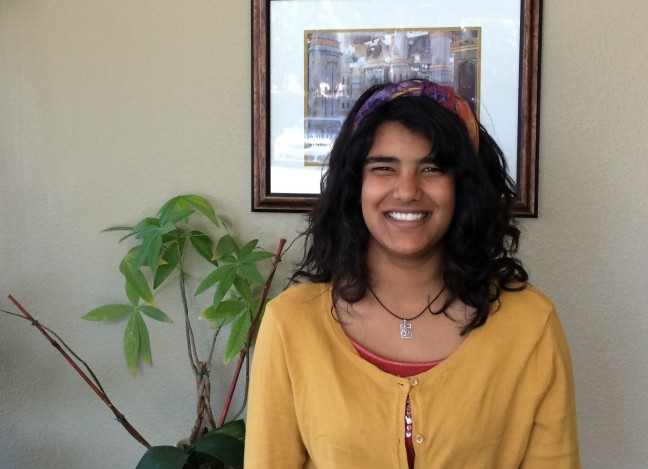 Dalia participates in the Muslim Youth Voices filmmaking workshop in Fremont, CA. Photo by Hardeep Jandu.